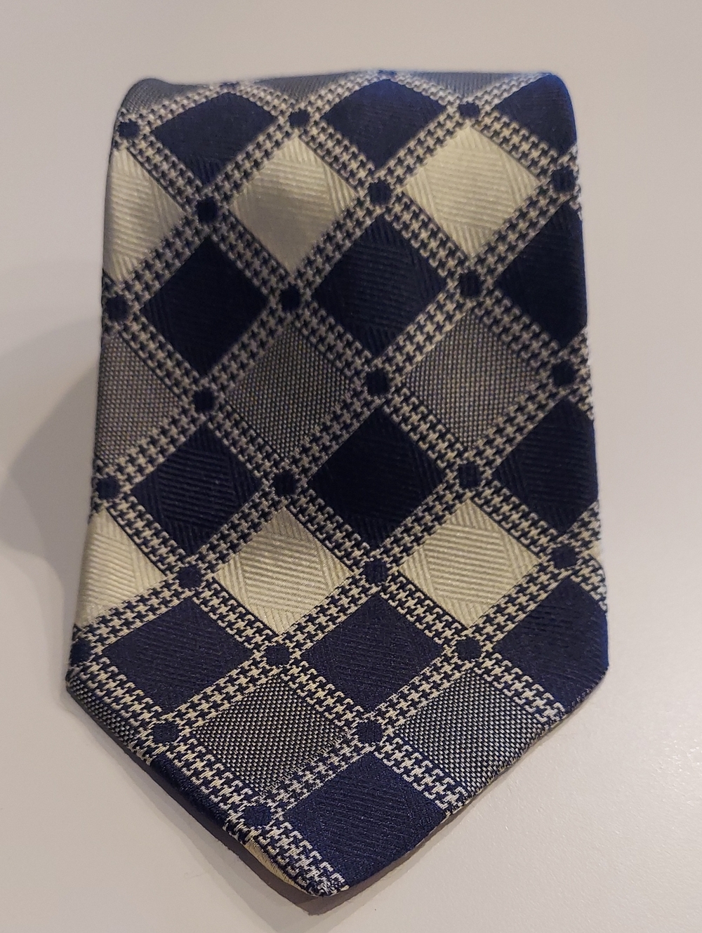 Vintage Rinaldo Carelli Men's Blue & Cream Geometric Silk Tie